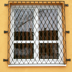 Schmiedeeiserne Gitter in Form von Wellen fr Fenster, hergestellt in UKOVMI