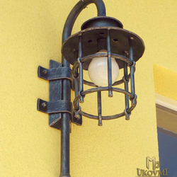 Schmiedeeiserne Wandlampe KLASSIK  Luxus-Auenleuchte  Gartenwandleuchte mit dem UKOVMI-Logo 
