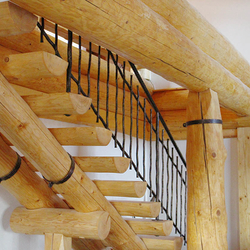 Innengelnder fr die Treppe in der Htte - Muster Oma - luxurise Htte in rustikalem Stil