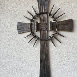 Handgeschmiedetes Kreuz mit Dornenkrone