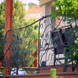Kunstgeschmiedetes Geländer für eine Terasse eines Einfamilienhauses - Außengeländer
