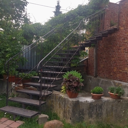 Geschmiedete Treppe und Geländer hergestellt für Zugang zur Dachwohnung im Osten der Slowakei 