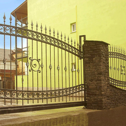 Schmiedeeiserne Tore und Zäune – ein außergewöhnlicher, geschmiedeter Zaun mit Wickelmuster