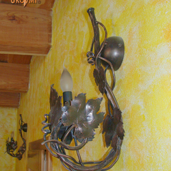 Wandlampe für innen – schmiedeeiserne Seitenlampe WEINREBE als Beleuchtung für Wohnzimmer, Hütten, Restaurants, usw.