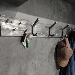 Designhängehaken für die Mäntel und Schlüssel – hergestellt nach Maß für einen Vorraum